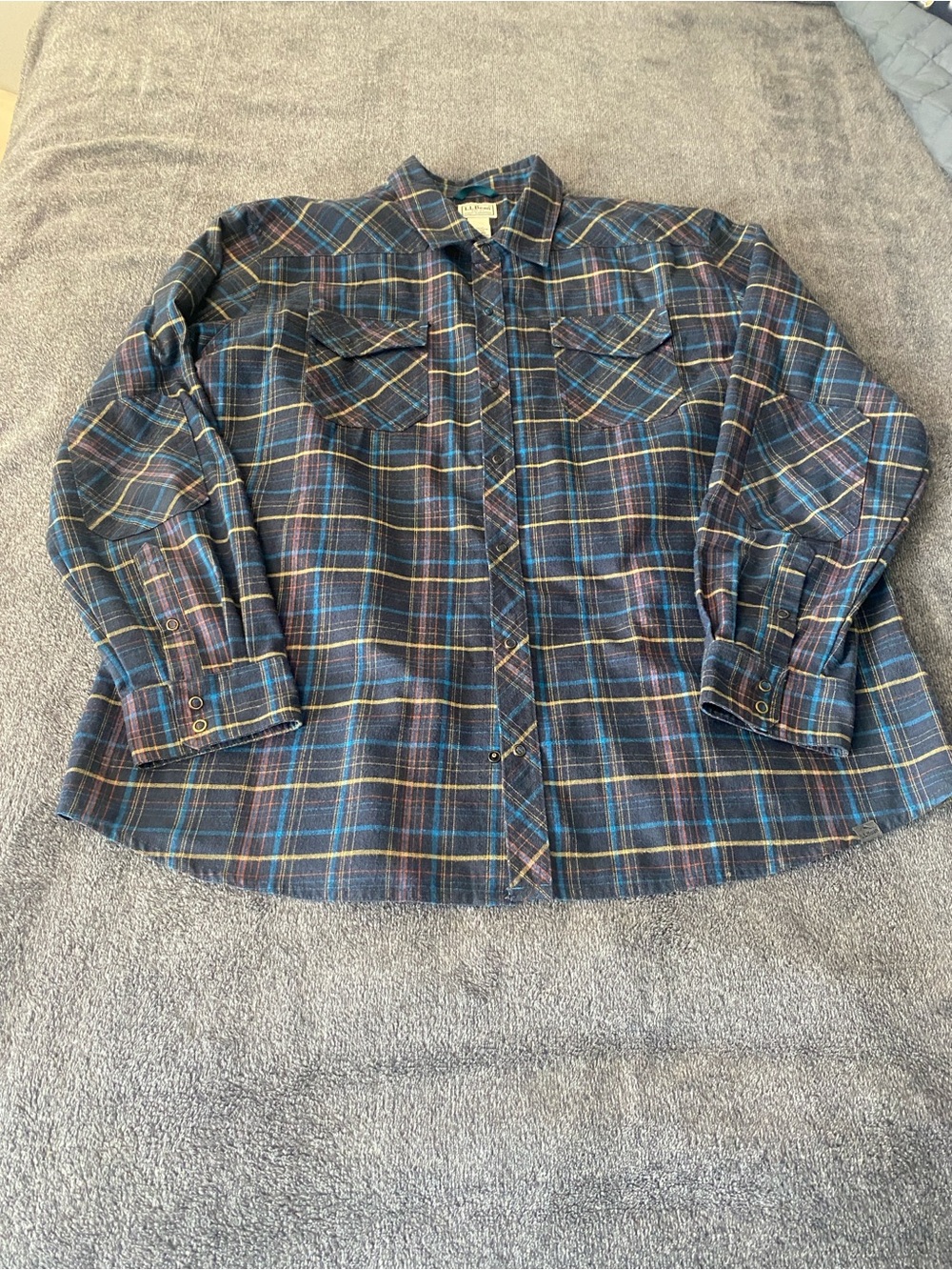 L.L. Bean Men's Performance Plaid Navy and Blue Button-Down Shirt